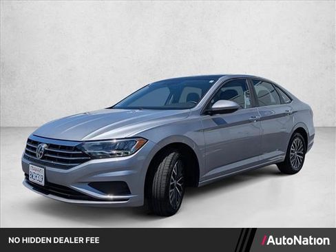 Used 2021 Volkswagen Jetta SE w/ SE Cold Weather Package FWD image 1