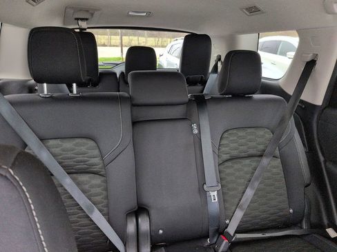 Used 2023 Nissan Pathfinder S image 8