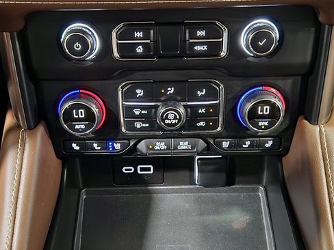 Used 2024 Chevrolet Tahoe High Country w/ Premium Package AWD/4WD image 40