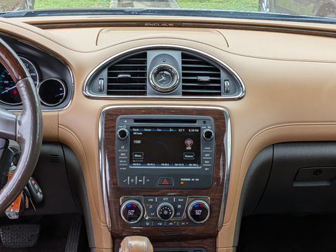Used 2015 Buick Enclave Leather FWD image 20