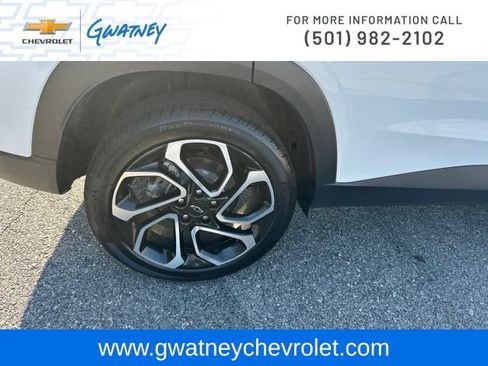 Used 2024 Chevrolet Trax RS w/ Driver Confidence Package FWD image 11
