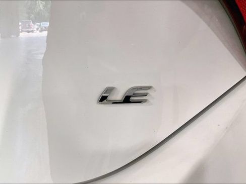 Used 2015 Toyota Corolla LE FWD image 8