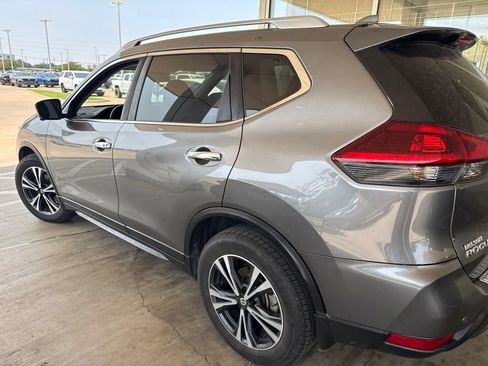 Used 2020 Nissan Rogue SV w/ Premium Package FWD image 8