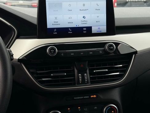 Used 2021 Ford Escape SE image 21