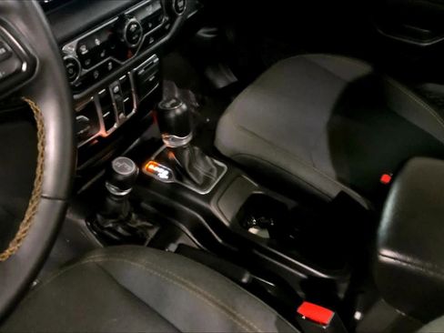 Used 2024 Jeep Wrangler Sport S image 17