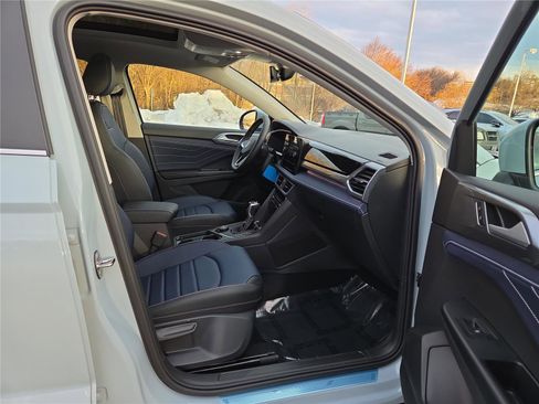 New 2026 Volkswagen Taos SEL image 28