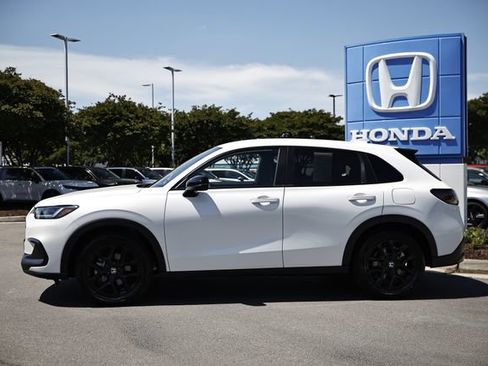 Used 2025 Honda HR-V Sport image 4