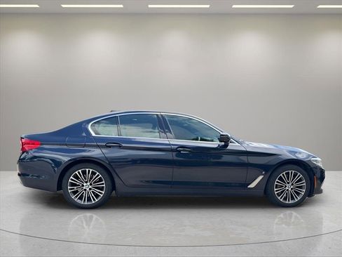 Used 2019 BMW 530e xDrive w/ Premium Package AWD/4WD image 6