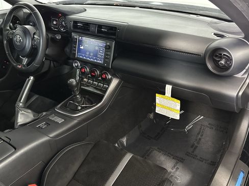 Used 2023 Toyota GR86 Premium w/ ALL Weather Mat Package (TMS) image 35