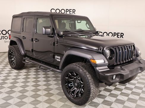 Used 2018 Jeep Wrangler Unlimited Sport image 1