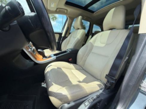 Used 2017 Volvo XC60 T5 Inscription w/ Preferred Option Package FWD image 8