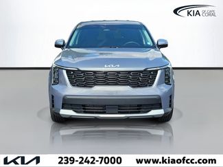 Certified 2025 Kia Sorento LX FWD video 2
