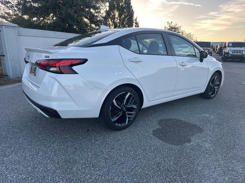 Used 2024 Nissan Versa SR image 6