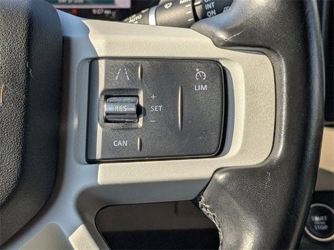 Used 2023 Land Rover Defender 110 SE image 22