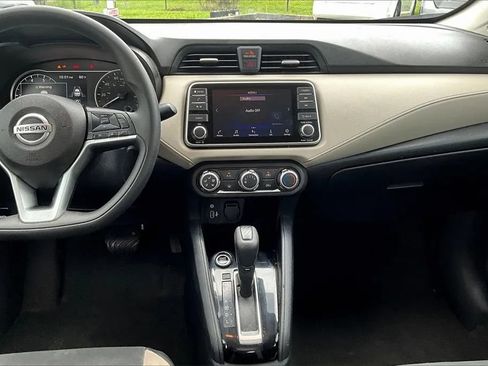 Used 2022 Nissan Versa SV w/ Electronics Package FWD image 5
