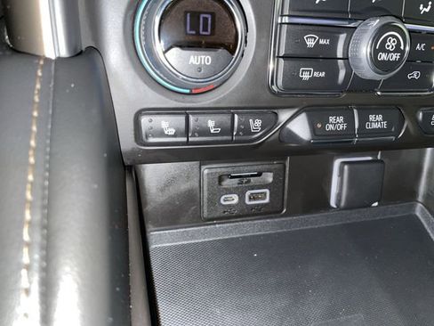 Used 2021 Chevrolet Tahoe High Country image 32