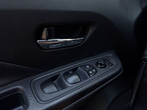 Used 2025 Nissan Versa SV w/ Trunk Package FWD image 21