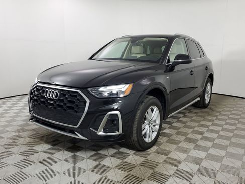 Certified 2023 Audi Q5 2.0T Premium w/ Convenience Package image 4