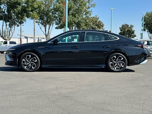 Used 2024 Hyundai Sonata SEL FWD image 2