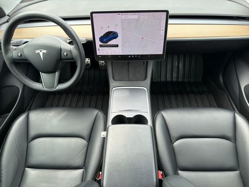 Used 2021 Tesla Model 3 Standard Range Plus RWD image 3