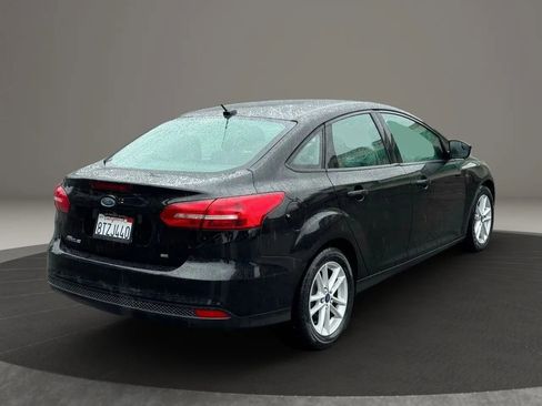 Used 2017 Ford Focus SE image 6