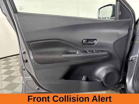 Used 2024 Nissan Kicks S image 9