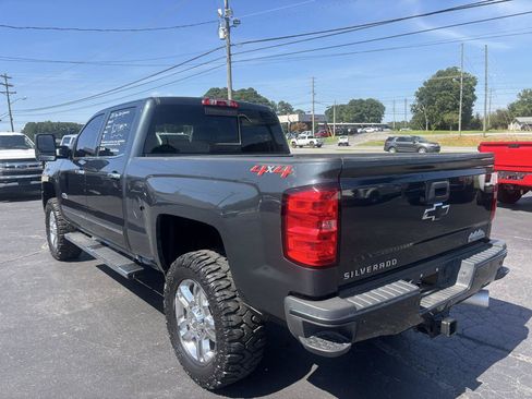 Used 2019 Chevrolet Silverado 2500 High Country w/ Duramax Plus Package AWD/4WD image 8