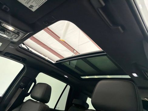 Used 2023 GMC Yukon Denali AWD/4WD image 18