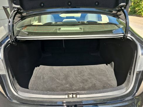 Used 2021 Toyota Corolla LE image 12