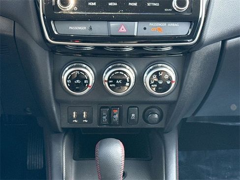 Used 2025 Mitsubishi Outlander Sport AWD image 27