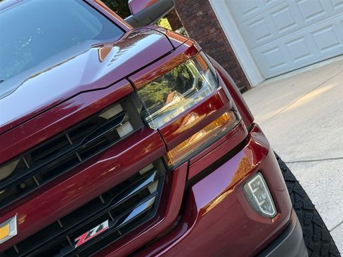 Used 2017 Chevrolet Silverado 1500 LT w/ All Star Edition image 11