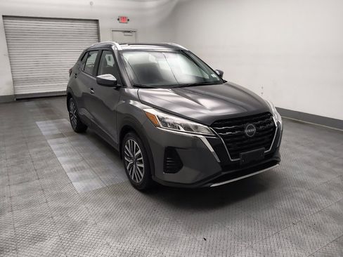 Used 2024 Nissan Kicks SV FWD image 13