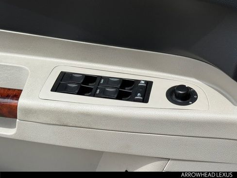 Used 2005 Chrysler 300 C w/ Protection Group II image 20