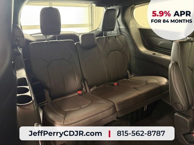 New 2027 Chrysler Pacifica Select AWD/4WD image 24