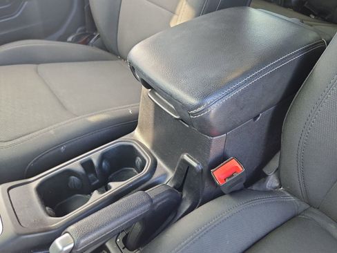 Used 2019 Jeep Wrangler Unlimited Sahara w/ Safety Group image 27