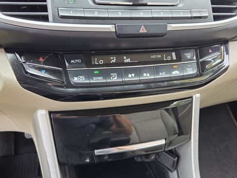 Used 2017 Honda Accord LX image 27