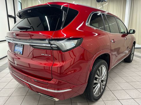 Certified 2025 Buick Enclave Avenir image 5