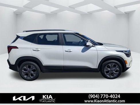 Used 2024 Kia Seltos S image 2