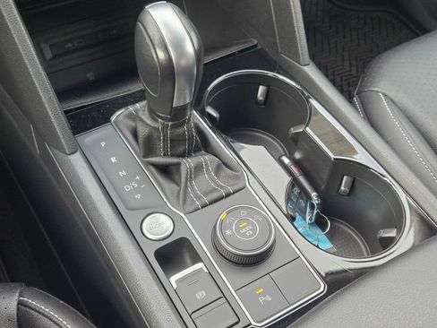 Used 2023 Volkswagen Atlas SE image 38