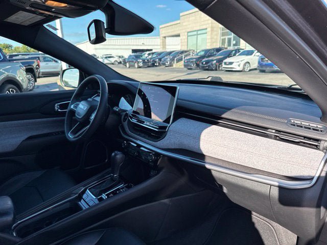Used 2023 Jeep Compass Latitude AWD/4WD image 26