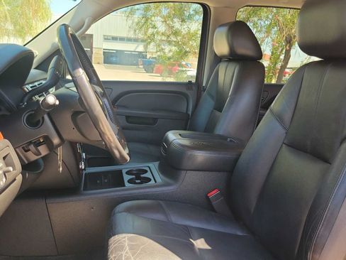 Used 2014 Chevrolet Tahoe LT w/ Texas Edition RWD image 15