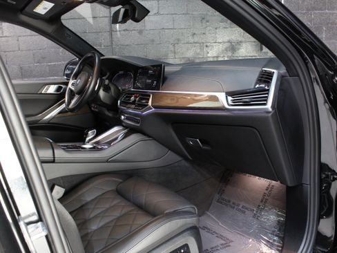 Used 2023 BMW X6 xDrive40i w/ M Sport Package image 39