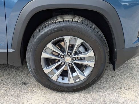 Used 2026 Chevrolet Equinox LT w/ Convenience Package II AWD/4WD image 11