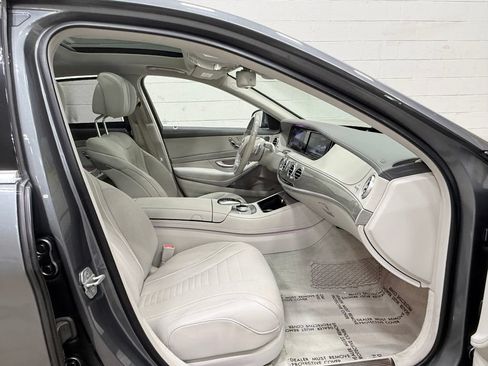 Used 2017 Mercedes-Benz S 550 4MATIC Sedan image 36