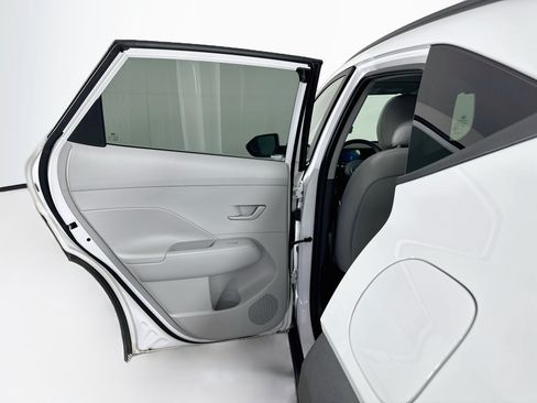 Used 2025 Hyundai Kona SEL AWD/4WD image 25
