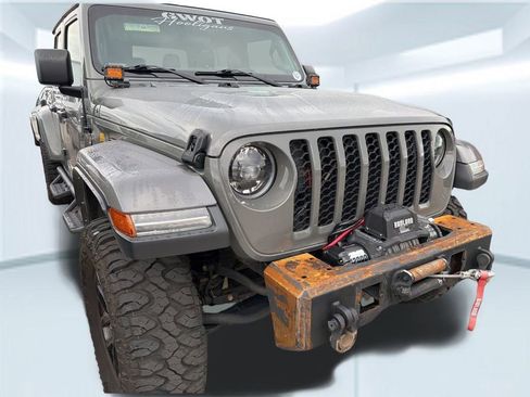 Used 2023 Jeep Gladiator Sport image 7