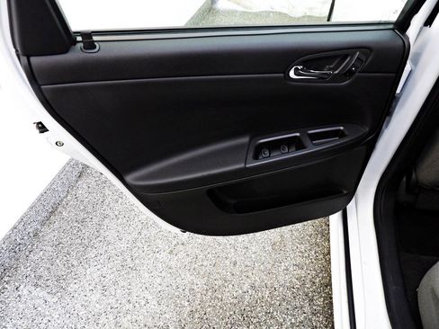 Used 2014 Chevrolet Impala Limited LS FWD image 9