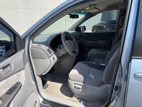 Used 2007 Toyota Sienna CE FWD image 5