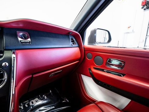 Used 2022 Rolls-Royce Cullinan image 55