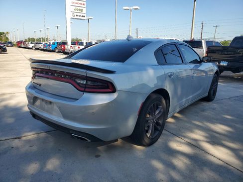 Used 2019 Dodge Charger SXT w/ Blacktop Package image 3